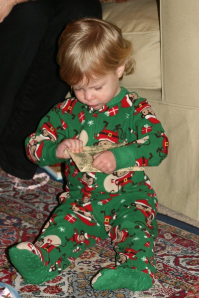 susie opens presents