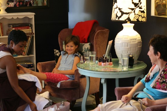 nail salon 2